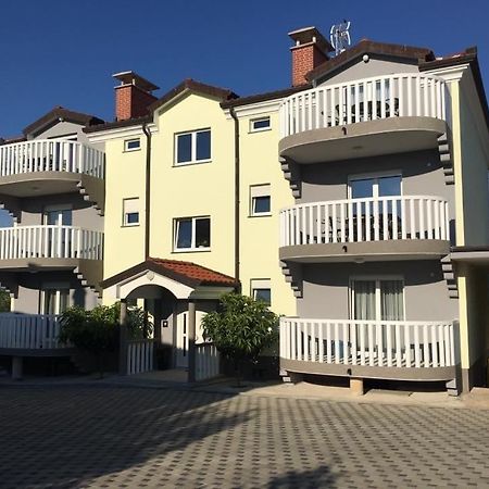Ferienwohnungen Barbic Umago Exterior foto